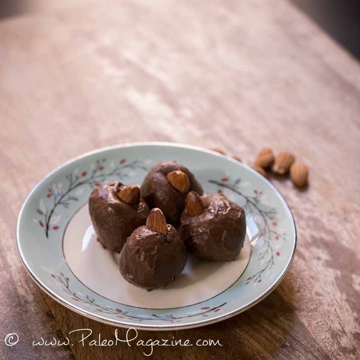 Chocolate Almond Fat Bomb Recipe [Paleo, Keto, Low Carb] #paleo #recipes #glutenfree https://ketosummit.com/chocolate-almond-fat-bomb-recipe-paleo-keto-lowcarb