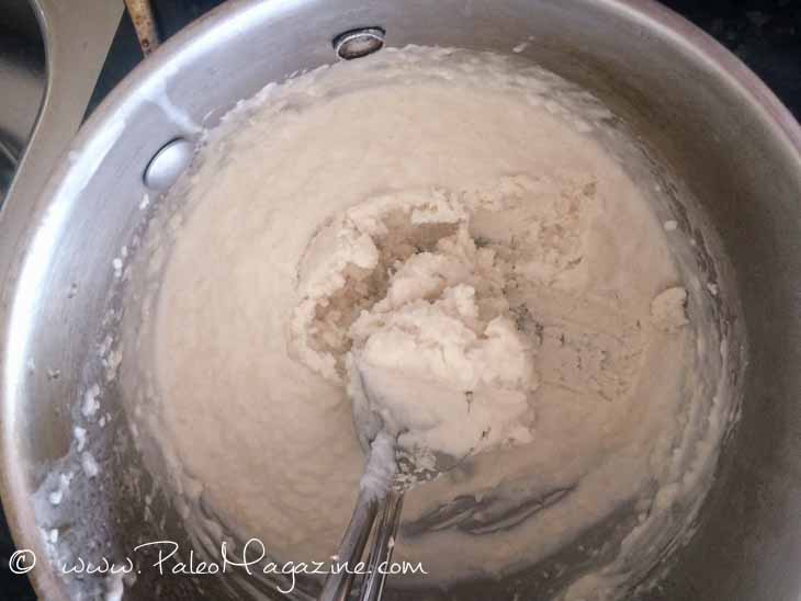 Vanilla Fat Bombs Dipped In Chocolate #paleo #recipes #glutenfree https://ketosummit.com/vanilla-fat-bombs-recipe