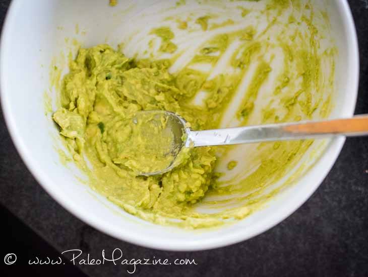 Easy Keto Guacamole Recipe with Lime Pieces [Paleo, Keto] #paleo #keto #recipes - https://ketosummit.com/easy-keto-guacamole-recipe-lime-pieces