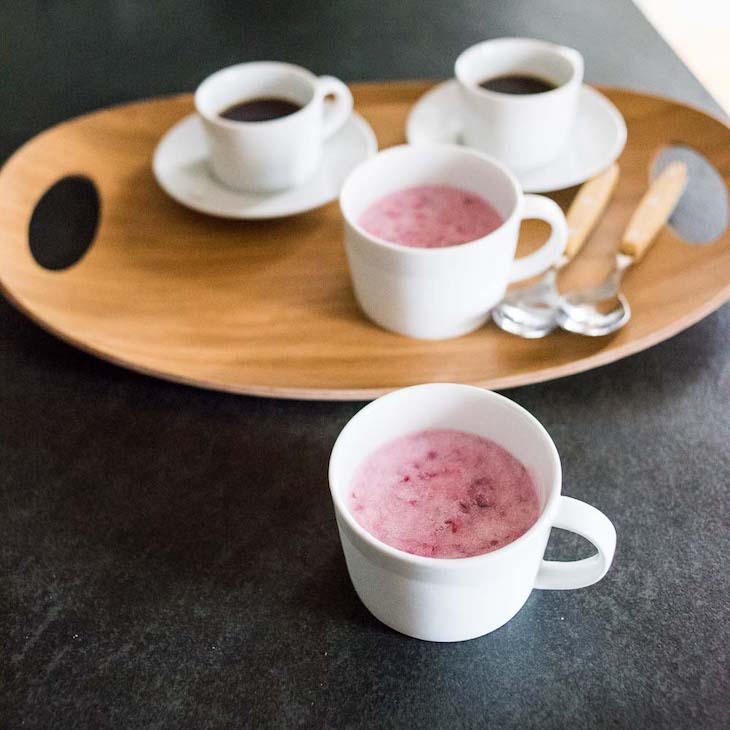 Keto Berry "Frozen Yogurt" Recipe #keto https://ketosummit.com/keto-berry-frozen-yogurt-recipe