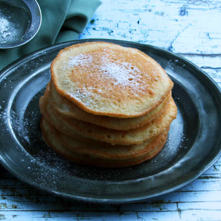 Keto Four-Ingredient Pancake with Almond Flour Recipe #keto https://ketosummit.com/keto-four-ingredient-pancake-with-almond-flour-recipe
