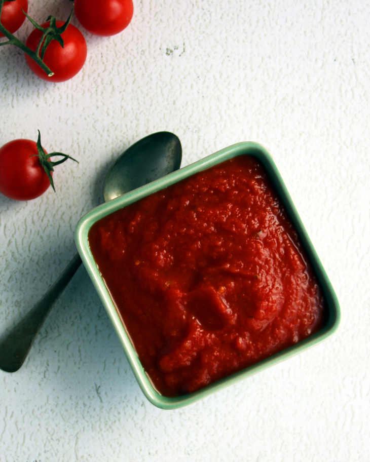 Easy Keto Tomato Ketchup Recipe #keto https://ketosummit.com/easy-keto-tomato-ketchup-recipe