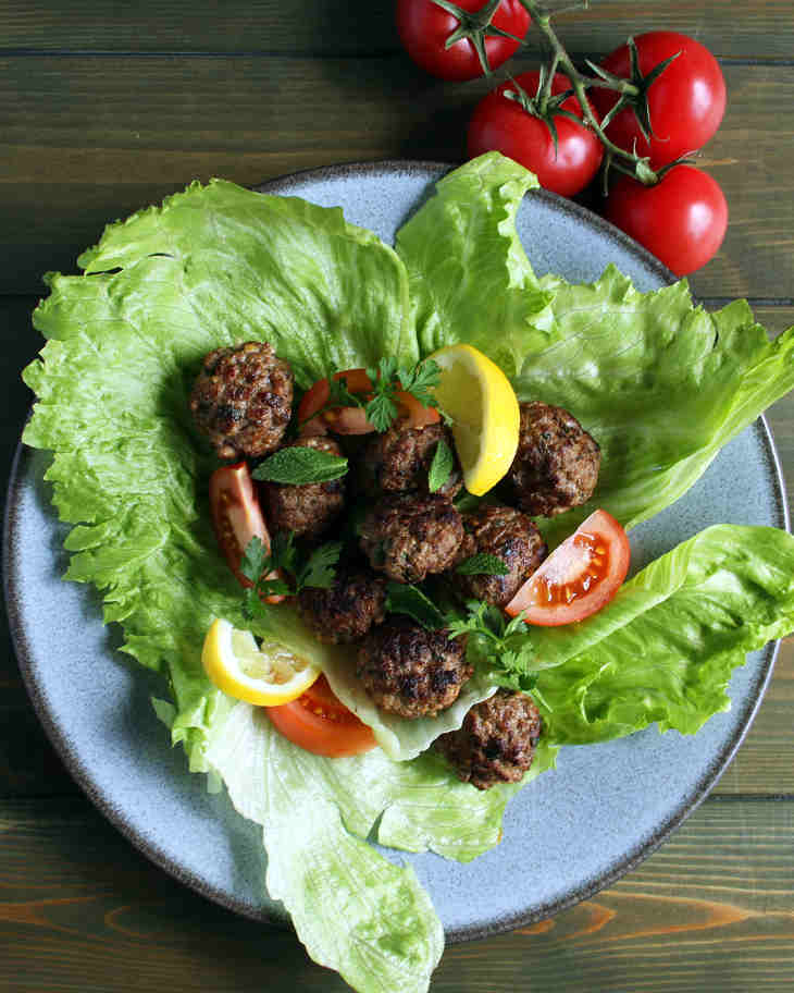 Keto Greek Meatballs Salad Recipe #keto https://ketosummit.com/keto-greek-meatballs-salad-recipe
