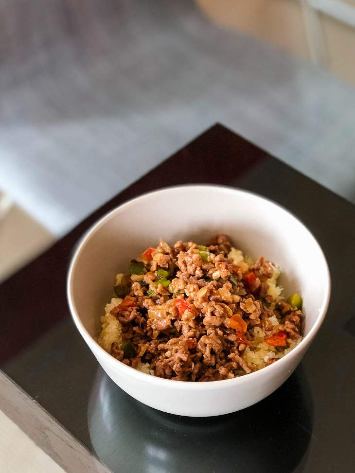 Keto Easy Taco Bowls Recipe with Cauliflower Rice #keto https://ketosummit.com/keto-easy-taco-bowls-recipe-with-cauliflower-rice