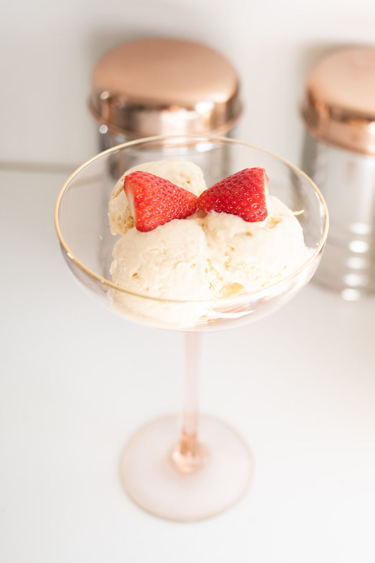 Keto Vanilla Ice Cream Recipe #keto https://ketosummit.com/keto-vanilla-ice-cream-recipe