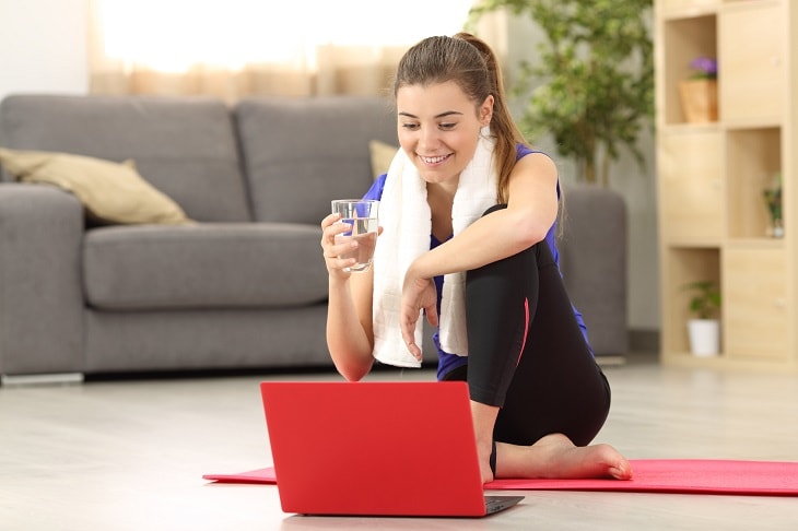15-Min Home Workout: 7 Moves You Can Do In Front Of The TV Without Exercise Equipment