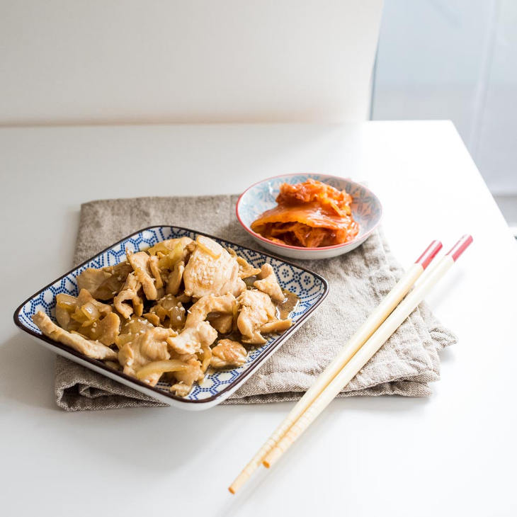 Keto Chicken Bulgogi Recipe with Sesame Garnish #keto https://ketosummit.com/keto-chicken-bulgogi-recipe