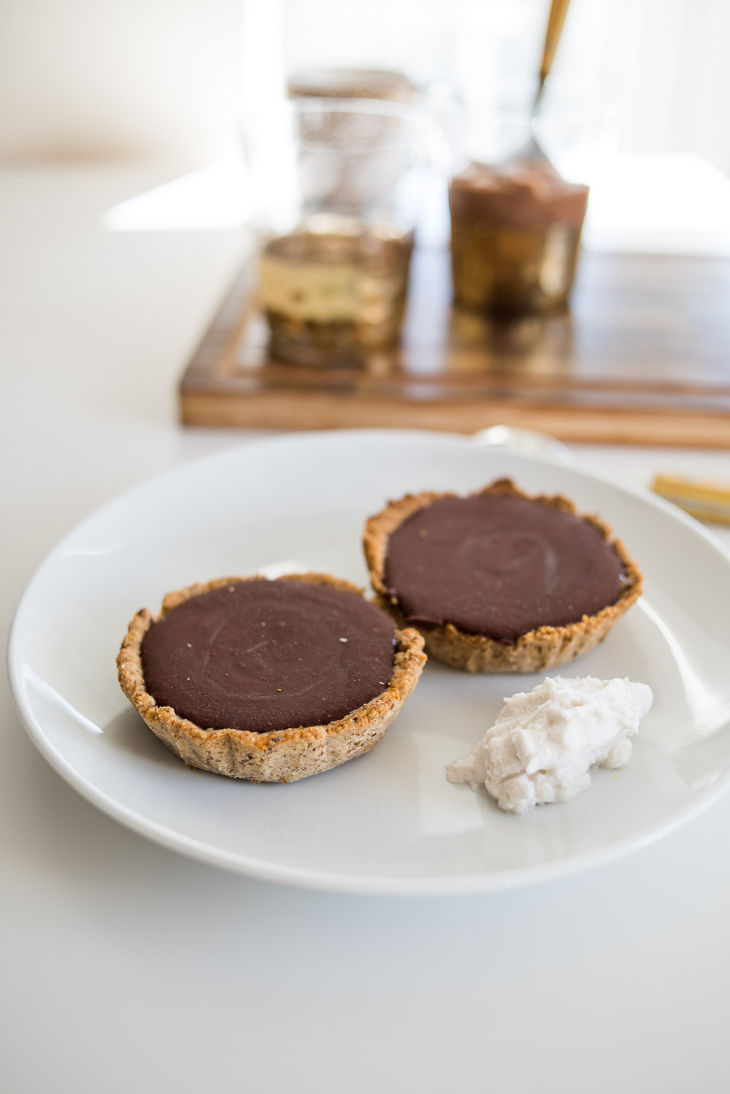 Keto Chocolate Hazelnut Tart Recipe [Dairy-Free] #keto https://ketosummit.com/keto-chocolate-hazelnut-tart-recipe