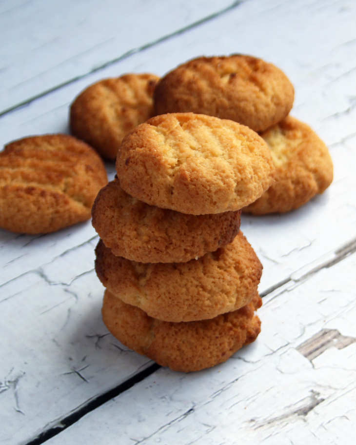Keto Shortbread Cookies #keto https://ketosummit.com/keto-shortbread-cookies