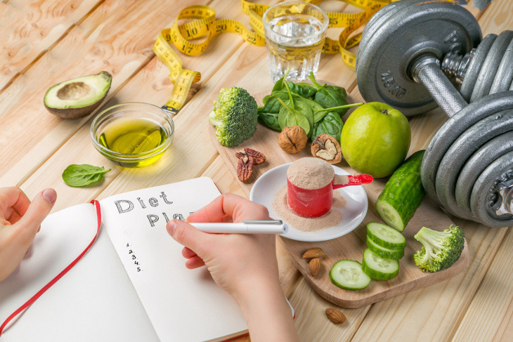 7 Possible Reasons You’re Gaining Weight on a Keto Diet (and What to Do About Each)
