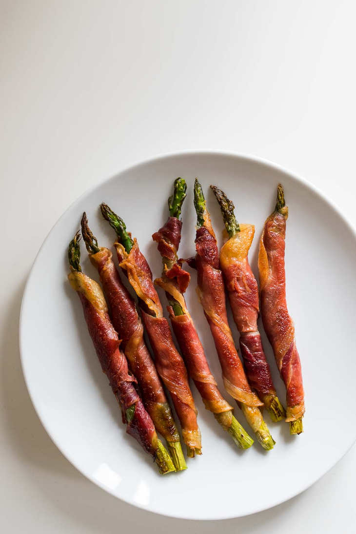 Keto Prosciutto Wrapped Asparagus Recipe #keto https://ketosummit.com/keto-prosciutto-wrapped-asparagus-recipe