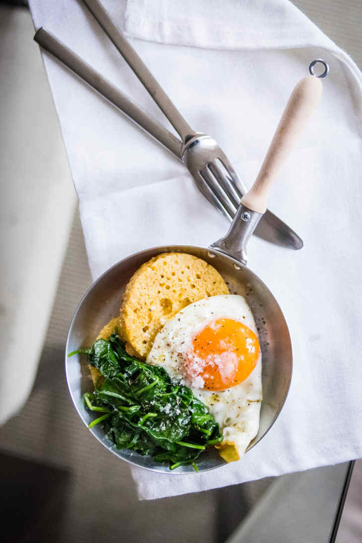 Keto Eggs on Toast Recipe [Gluten-Free, Low-Carb] #keto https://ketosummit.com/keto-eggs-on-toast-recipe