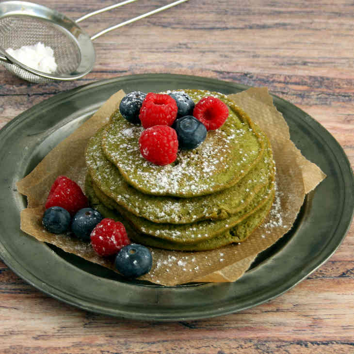 Keto Matcha Mini Pancakes Recipe #keto https://ketosummit.com/keto-matcha-mini-pancakes-recipe