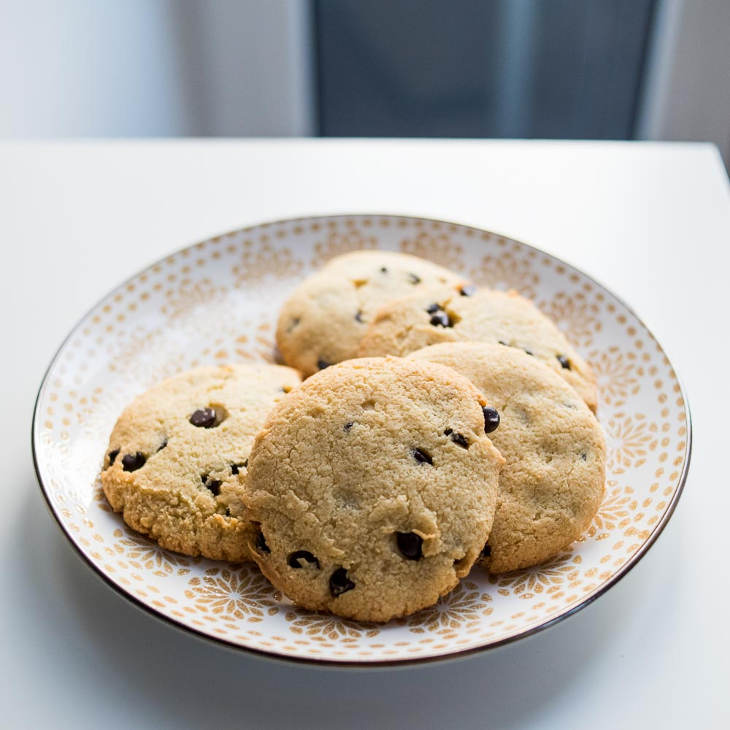The Best Chewy Keto Chocolate Chip Cookies #keto https://ketosummit.com/best-chewy-keto-chocolate-chip-cookies